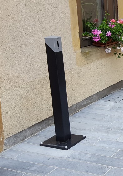 Cendrier colonne sur pied